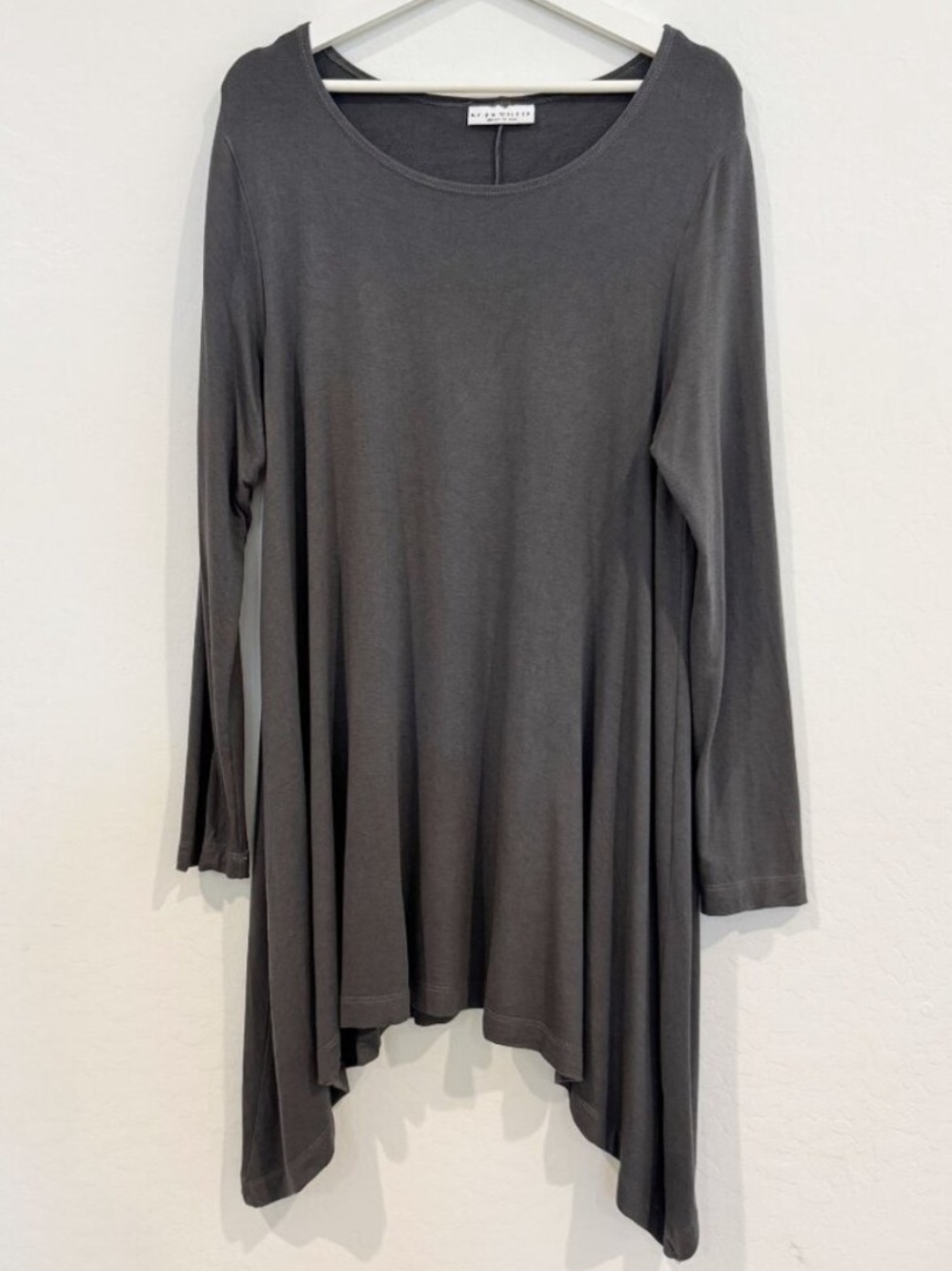 Bryn Walker Lora Blouse Size Large Gray Asymmetrical Tunic Top Lagenlook Goth